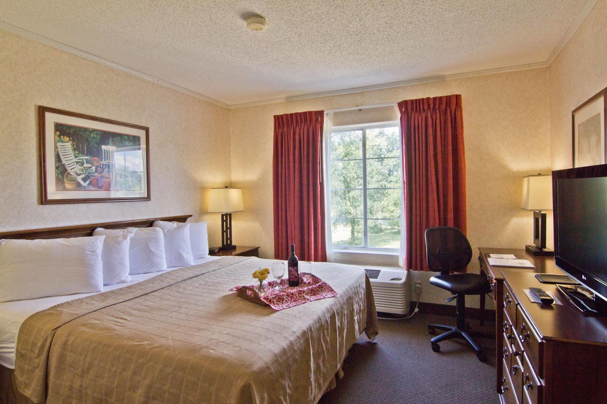 Coshocton Village Inn & Suites Ngoại thất bức ảnh